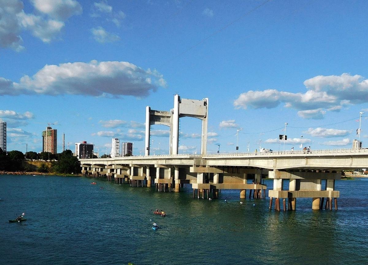 Ponte Presidente Dutra sobre o Rio São Francisco